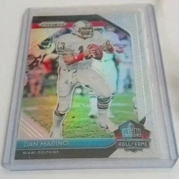 Dan Marino 2018 Panini card..plus 3 bracelets..NWT - Picture 1 of 5